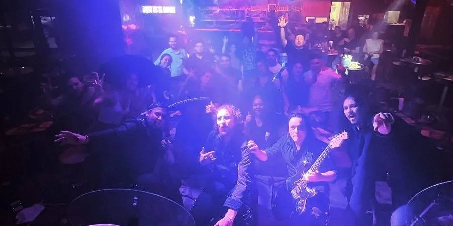 Presentación en vivo de Grupo Poder
